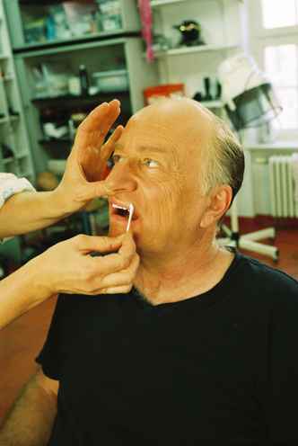 Munich Kammerspiele Backstage with Stefan Merki getting teeth whitening at Doping