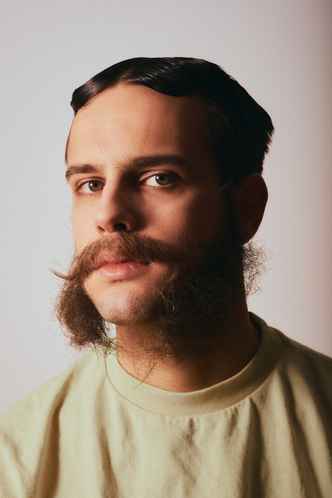Paul Fontheim with a fake beard at the Otto-Falckenberg-Schule