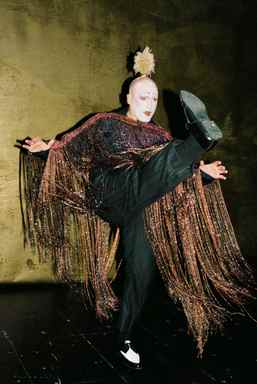 Munich Kammerspiele Backstage with martin Weigel dancing at Play Auerbach