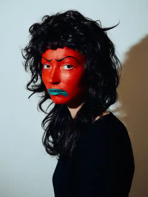 Alice Lefebvre in clown makeup at the Otto-Falckenberg-Schule